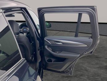 BMW iX3 80kWh M Sport Pro (286 ps) - HUD - PARK ASSIST - HK AUDIO