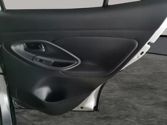 Toyota Yaris Cross 1.5 VVT-h Dynamic E-CVT AWD (116 ps) - REVERSE CAM - NAV