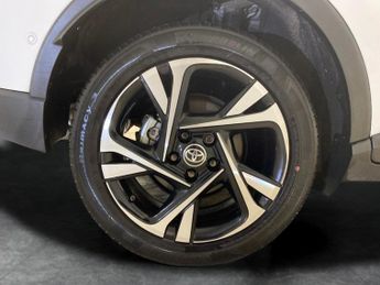 Toyota C-HR 1.8 VVT-h GPF Design CVT (122 ps) - LED - REVERSE CAM - NAV
