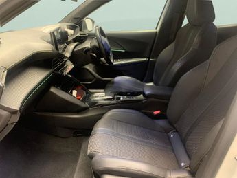 Peugeot E-2008 50kWh GT (7kW Charger) (136 ps) - LED - REVERSE CAM - NAV