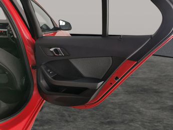 BMW 1 Series 1.5 118i SE DCT (140 ps) - KEYLESS ENTRY - LED - NAV