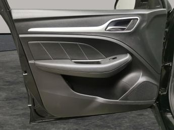 MG MG ZS 44.5kWh Exclusive (143 ps) - NAV - BLIND SPOT ASSIST - LANE DEPA