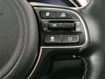 Kia Niro 64kWh 3 (201 bhp) - REVERSE CAM - NAV - HEATED LEATHER