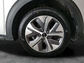 Kia Niro 64kWh 3 (201 bhp) - REVERSE CAM - NAV - HEATED LEATHER