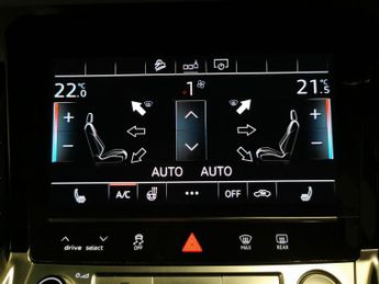 Audi e-tron 55 quattro 95kWh (408 ps) - ADJUSTABLE SUSPENSION - LANE DEPARTU