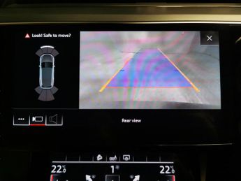 Audi e-tron 55 quattro 95kWh (408 ps) - ADJUSTABLE SUSPENSION - LANE DEPARTU