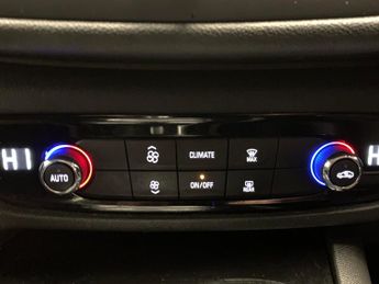 Vauxhall Insignia 1.5 Turbo D SE Nav Grand Sport (122 ps) - CRUISE - CLIMATE CONTR