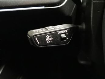 Audi Q4 E-tron 35 S line 55kWh (170 ps) - LANE DEPARTURE  - BLUETOOTH - CRUISE