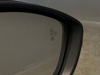 Peugeot E-2008 50kWh GT (7kW Charger) (136 ps) - LED - REVERSE CAM - NAV