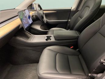 Tesla Model Y (Dual Motor) Long Range 4WDE (384 bhp) - HEATED STEERING