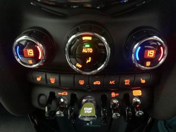 Mini Electric Hatch Cooper SE 32.6kWh Level 2 (184 ps) - ROOF AND MIRROR CAPS - BLAC