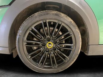 Mini Electric Hatch Cooper SE 32.6kWh Level 2 (184 ps) - ROOF AND MIRROR CAPS - BLAC