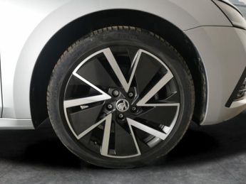 Skoda Octavia 1.4 TSI iV 13kWh SE L Plug-in DSG (204 ps) - ACTIVE LANE ASSIST