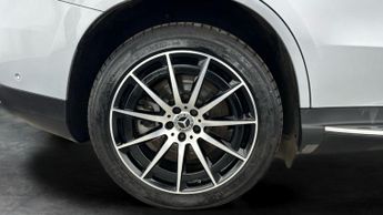 Mercedes-Benz EQC EQC 400 80kWh AMG Line 4MATIC (408 ps) - HEATED LEATHER - COMFOR