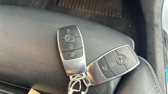 Mercedes-Benz EQC EQC 400 80kWh AMG Line 4MATIC (408 ps) - HEATED LEATHER - COMFOR