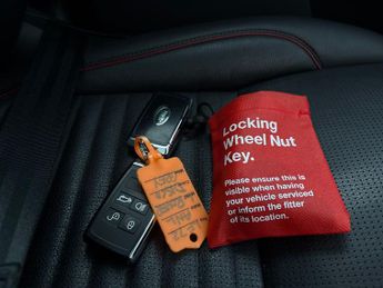 Land Rover Discovery Sport 1.5 P300e 12.2kWh R-Dynamic SE Plug-in 4WD (309 ps) - CARPLAY