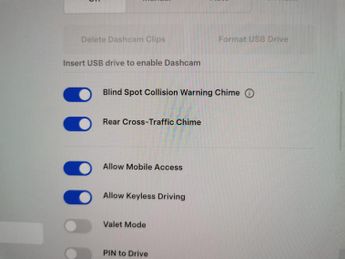 Tesla Model Y SUV RWD (346 ps) - HEATED STEERING - BLIND SPOT ASSIST - WIFI