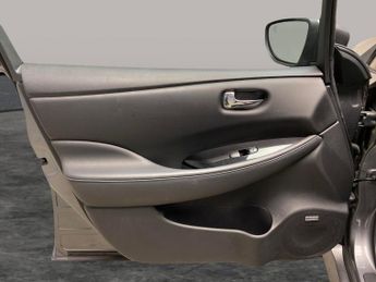 Nissan Leaf 40kWh Tekna (150 ps) - BLIND SPOT ASSIST - LANE DEPARTURE  - CRU