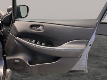 Nissan Leaf 40kWh Tekna (150 ps) - BLIND SPOT ASSIST - LANE DEPARTURE  - CRU