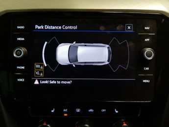 Volkswagen Passat 1.5 TSI EVO SEL DSG (150 ps) - PADDLE SHIFT - PARK SENSORS - AIR