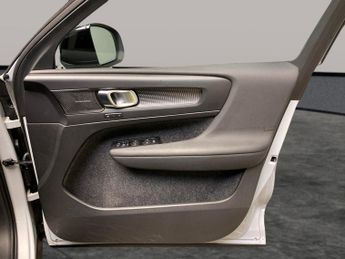 Volvo XC40 Recharge Twin 78kWh Ultimate AWD (408 ps) - SURROUND VIEW - KEYL