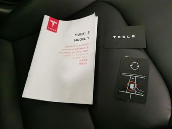 Tesla Model Y SUV RWD (346 ps) - HEATED STEERING - BLIND SPOT ASSIST - WIFI