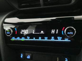 Toyota Yaris Cross 1.5 VVT-h Dynamic E-CVT AWD (116 ps) - REVERSE CAM - NAV