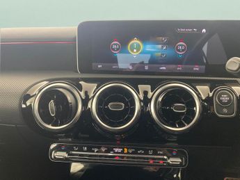 Mercedes-Benz A Class 2.0 A200d AMG Line (Executive) 8G-DCT (150 ps) - SELF PARK - REV