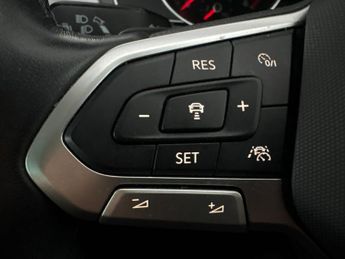 Volkswagen Passat 2.0 TDI EVO SEL DSG (150 ps) - LANE DEPARTURE  - BLUETOOTH