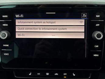 Volkswagen Passat 2.0 TDI EVO SEL DSG (150 ps) - LANE DEPARTURE  - BLUETOOTH