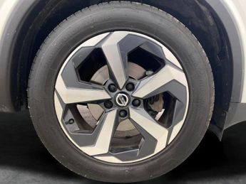 Nissan Qashqai 1.3 DIG-T MHEV N-Connecta (140 ps) - INTELLIGENT LANE INTERVENTI