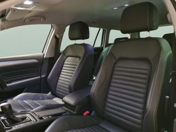 Volkswagen Passat 1.5 TSI EVO SEL DSG (150 ps) - PADDLE SHIFT - PARK SENSORS - AIR
