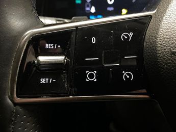 Renault Megane E-tech 60kWh equilibre (optimum charge) (220 ps) - HEATED SEATS - HEATE