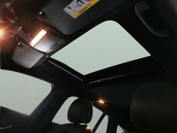 Mercedes-Benz EQC EQC 400 80kWh AMG Line (Premium Plus) 4MATIC (408 ps) - SELF PAR