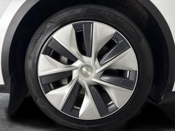 Tesla Model Y (Dual Motor) Long Range 4WDE (384 bhp) - REVERSE CAM - NAV - LEA