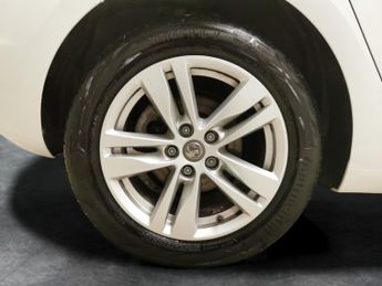 Vauxhall Astra 1.5 Turbo D Business Edition Nav (122 ps) - CRUISE - AIR CON - D