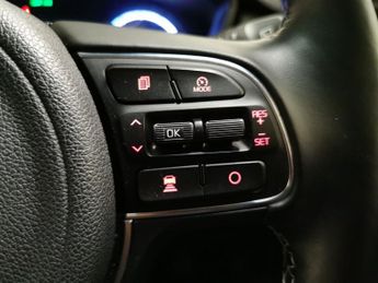 Kia Niro 64kWh 4 (201 bhp) - HEATED STEERING - LANE DEPARTURE  - HEAT PUM