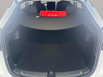 Tesla Model Y SUV RWD (346 ps) - LED - REVERSE CAM - NAV