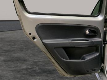 Volkswagen E-up! 18.7kWh e-up! (82 ps) - CLIMATE CONTROL - DAB - PRIVACY GLASS