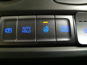 Hyundai Kona 39kWh Premium (10.5kW Charger) (136 ps) - HEATED SEATS - HEATED 