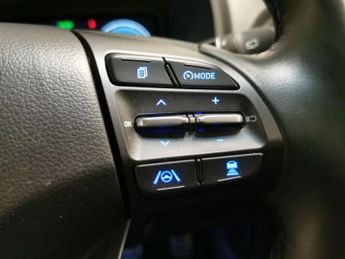 Hyundai Kona 39kWh Premium (10.5kW Charger) (136 ps) - HEATED SEATS - HEATED 