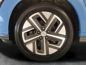 Hyundai Kona 39kWh Premium (10.5kW Charger) (136 ps) - HEATED SEATS - HEATED 