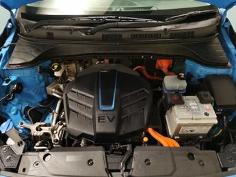 Hyundai Kona 39kWh Premium (10.5kW Charger) (136 ps) - HEATED SEATS - HEATED 