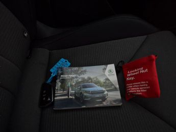 Skoda Enyaq 62kWh 60 (DC120kW) (179 ps) - SMARTLINK - NAV - WIFI