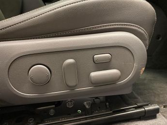 Hyundai Kona 65.4kWh Ultimate (218 ps) - KEYLESS ENTRY - SURROUND VIEW - REVE