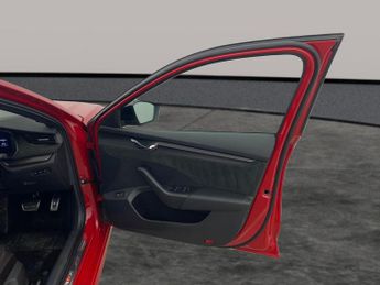 Skoda Octavia 2.0 TSI vRS DSG (245 ps) - SMARTLINK - HEATED SEATS - BLUETOOTH