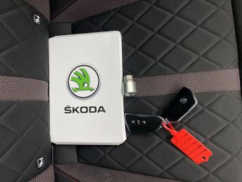 Skoda Octavia 2.0 TSI vRS DSG (245 ps) - SMARTLINK - HEATED SEATS - BLUETOOTH