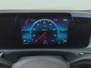 Mercedes-Benz CLA 2.0 CLA220d AMG Line Coupe 8G-DCT (190 ps) - REVERSE CAM - NAV