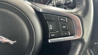 Jaguar E-pace 2.0 D180 R-Dynamic S AWD (180 ps) - PADDLE SHIFT - SPEED LIMIT R