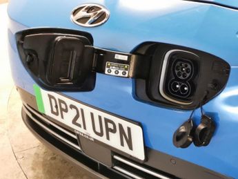 Hyundai Kona 39kWh Premium (10.5kW Charger) (136 ps) - HEATED SEATS - HEATED 